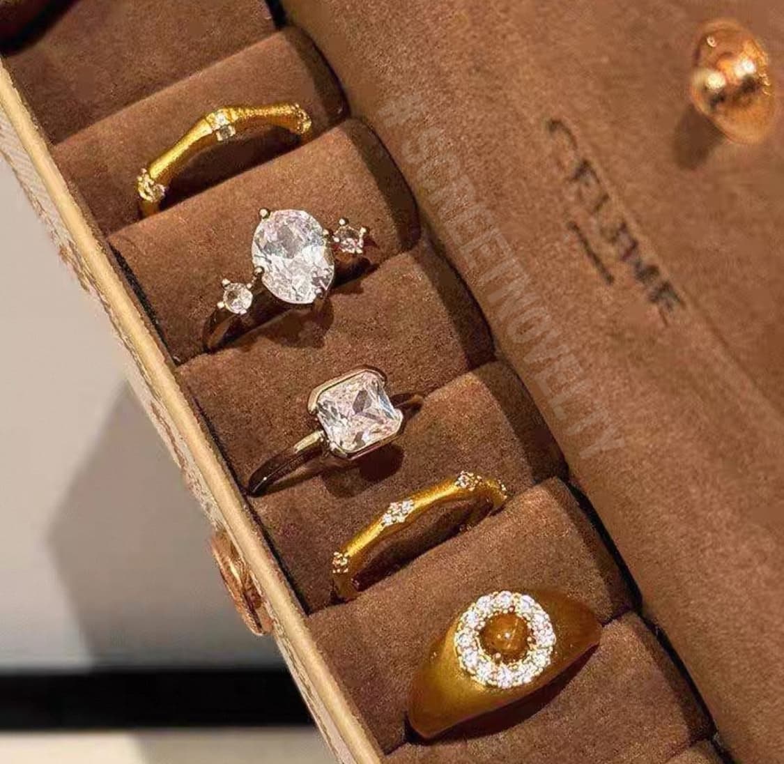 셀린느 트리옹페 쥬얼리 케이스 아이보리 상품이미지6