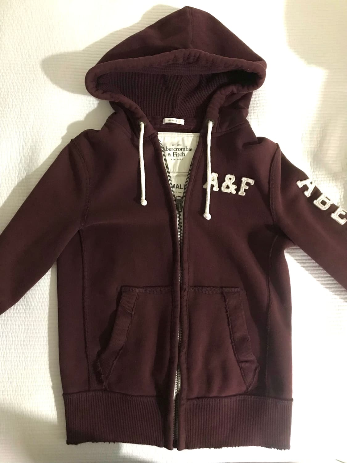 아베크롬비 버건디 후드집업 판매합니다 상품이미지1