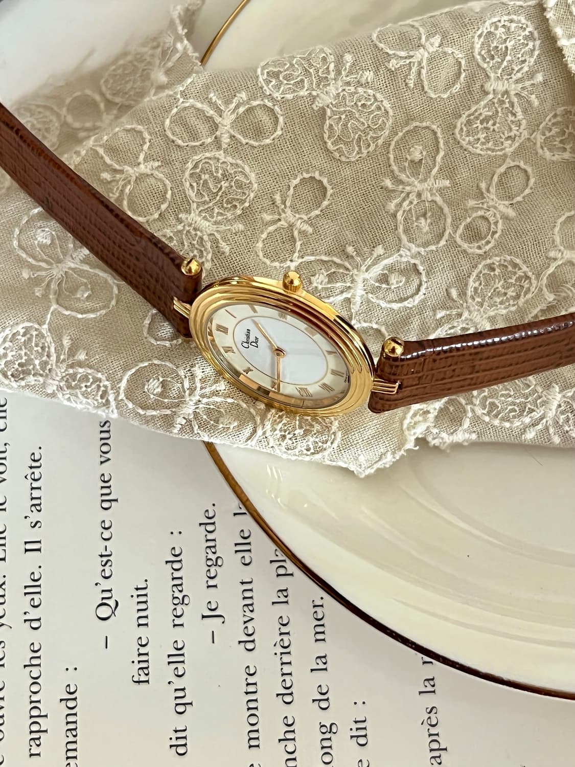 디올  골드 베젤 라운드 시계 / 정품감정 .케어 상품이미지3