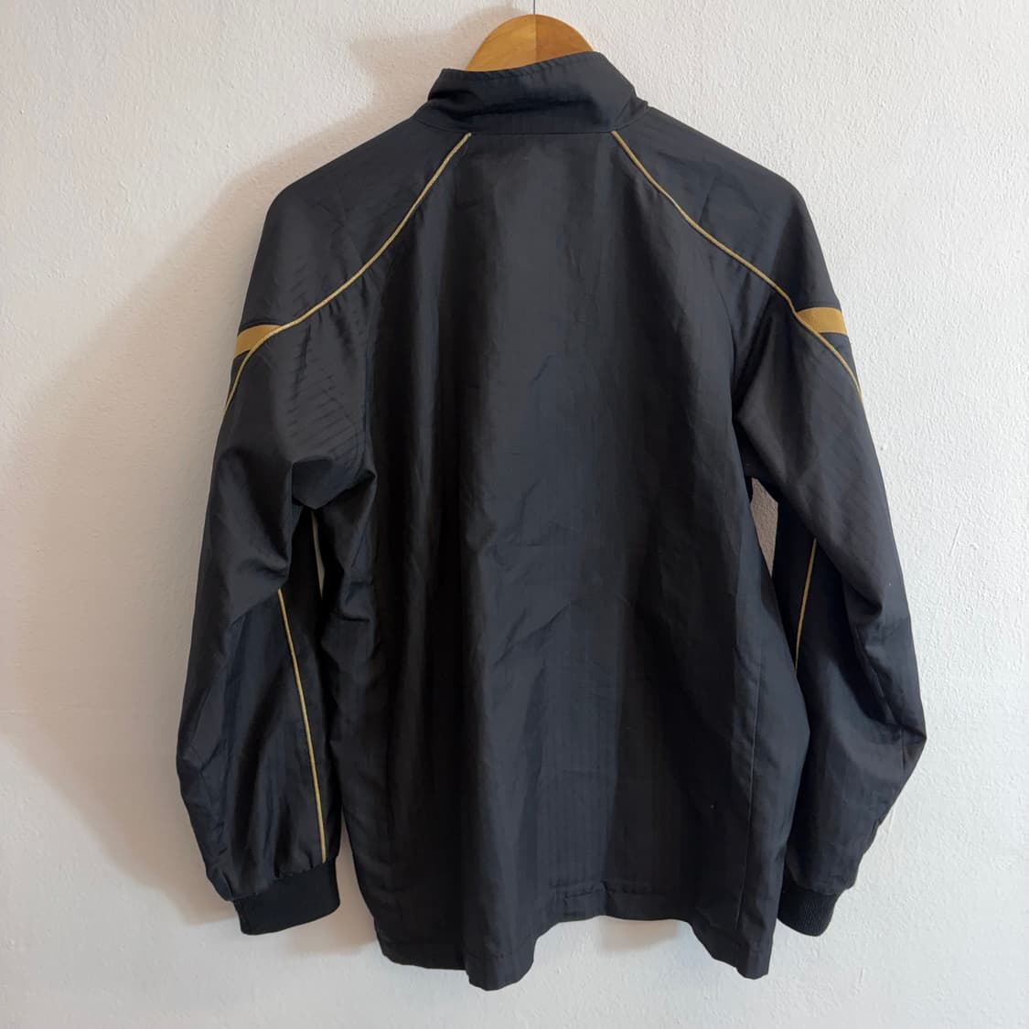 나이키 빈티지 블랙/골드 바람막이 트랙(M) 상품이미지2