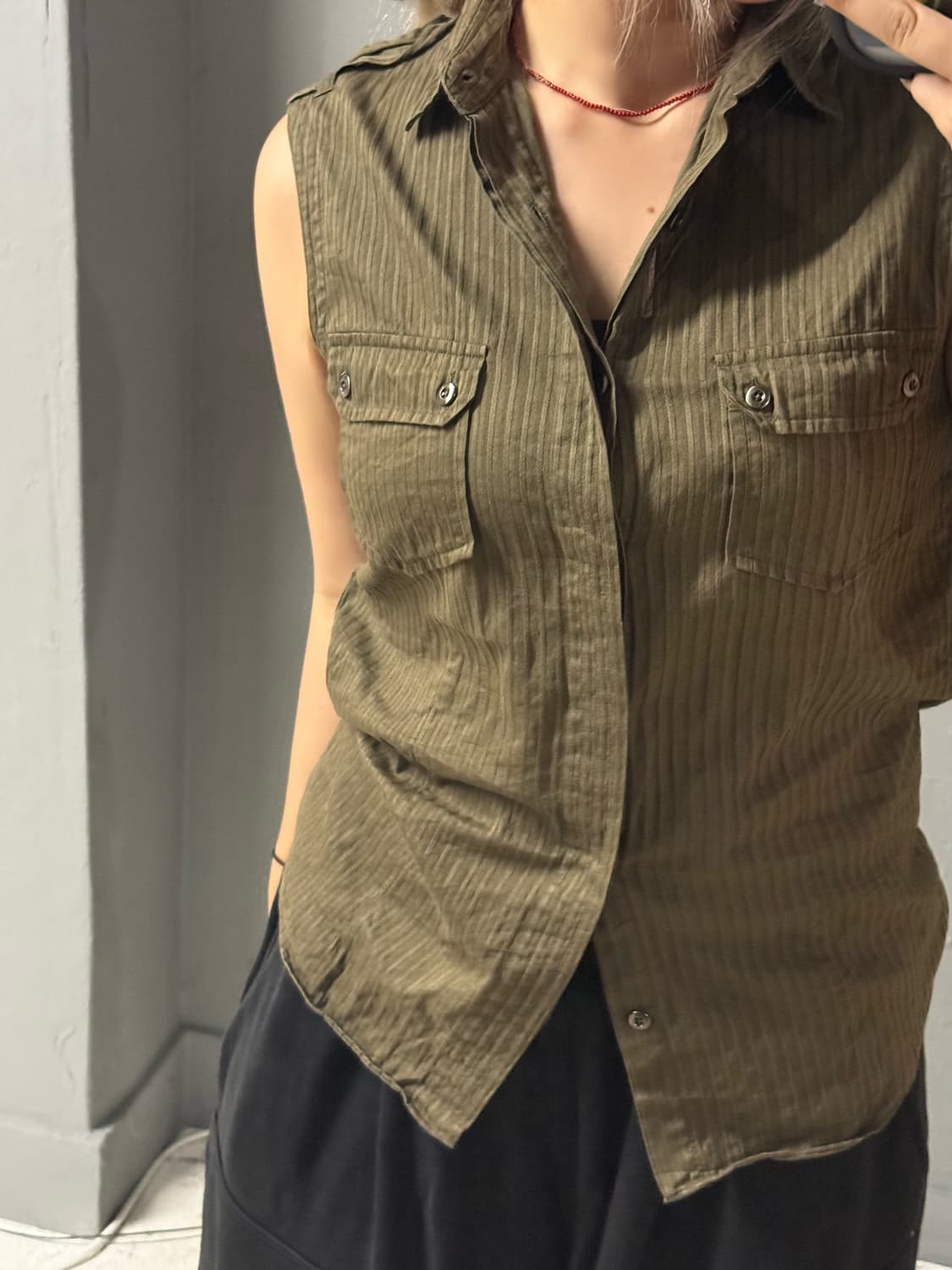 pocket detail sleeveless shirt 상품이미지3