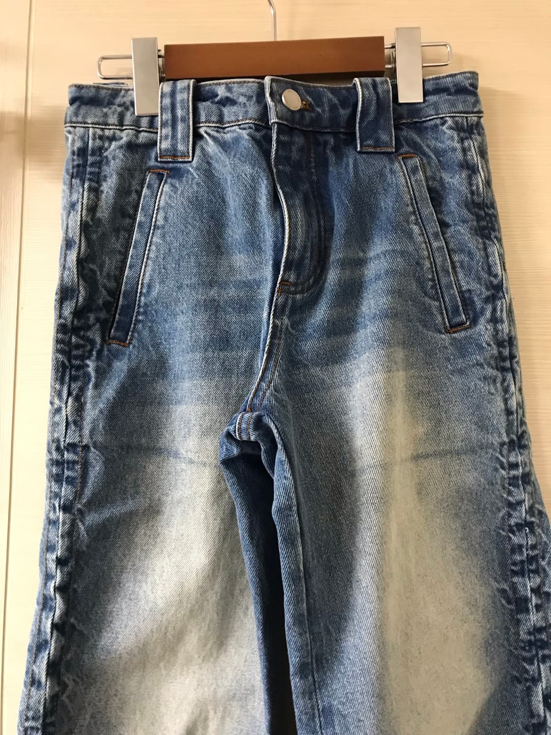 NEVERSEEZ Side Seam Pleated Washed Jeans 상품이미지4