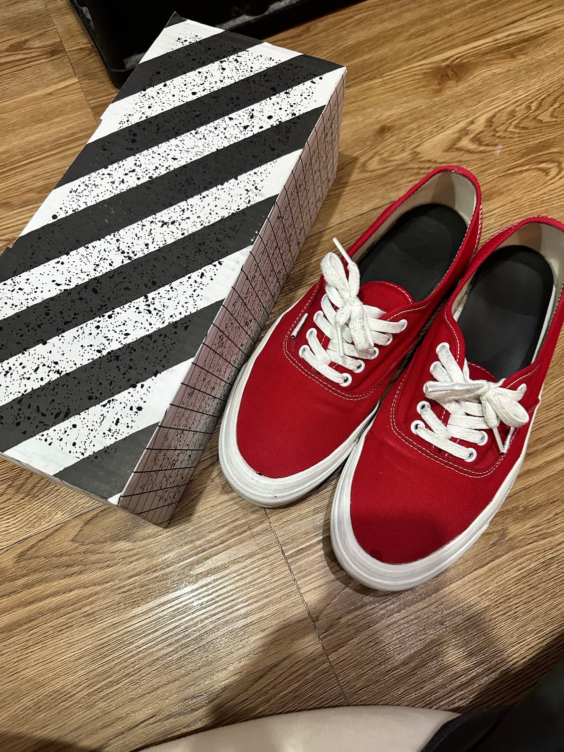 반스 어센틱 볼트 og 레드 300사이즈 상품이미지1