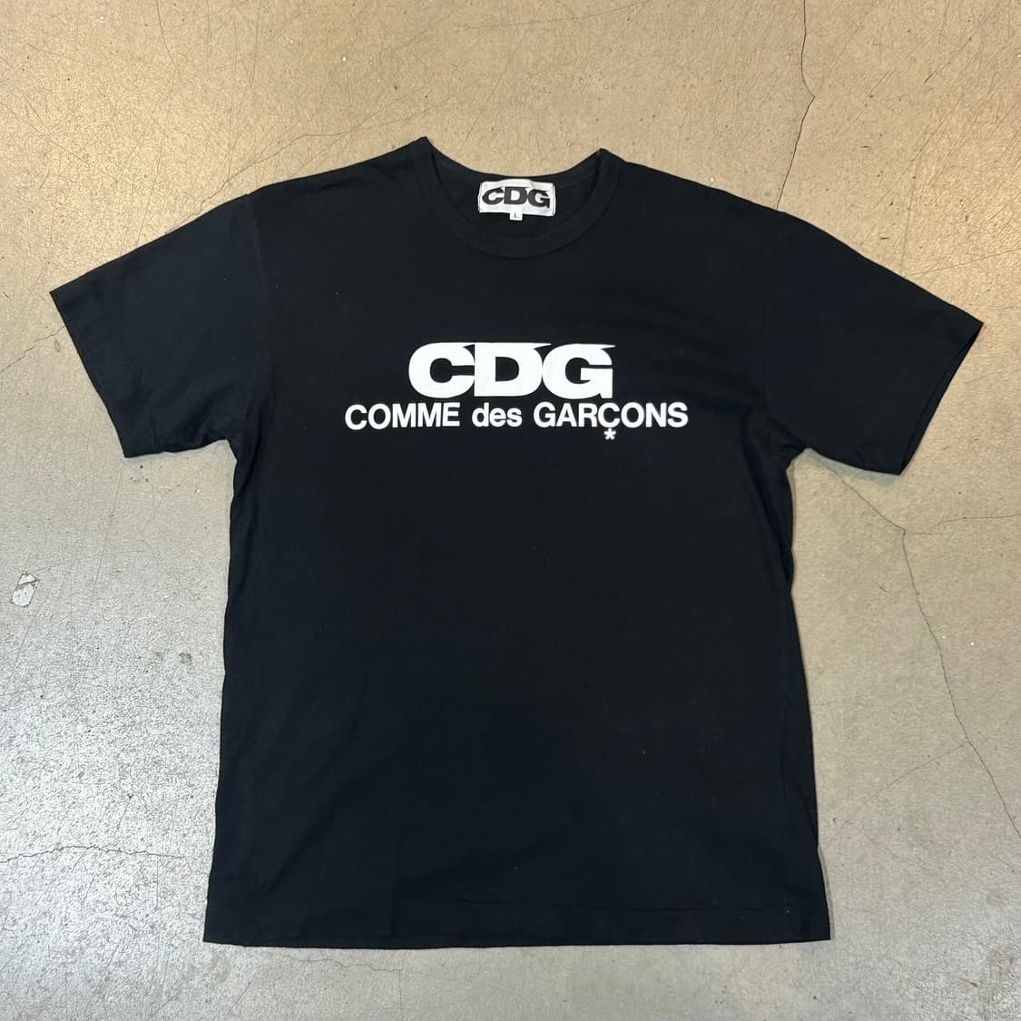 L 꼼데가르송 블랙 반팔티 상품이미지2