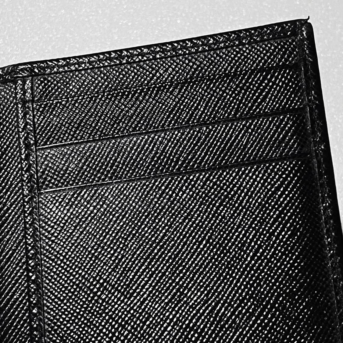 [정품] 프라다 음각로고 사피아노 소가죽 컴팩트 카드지갑 상품이미지8