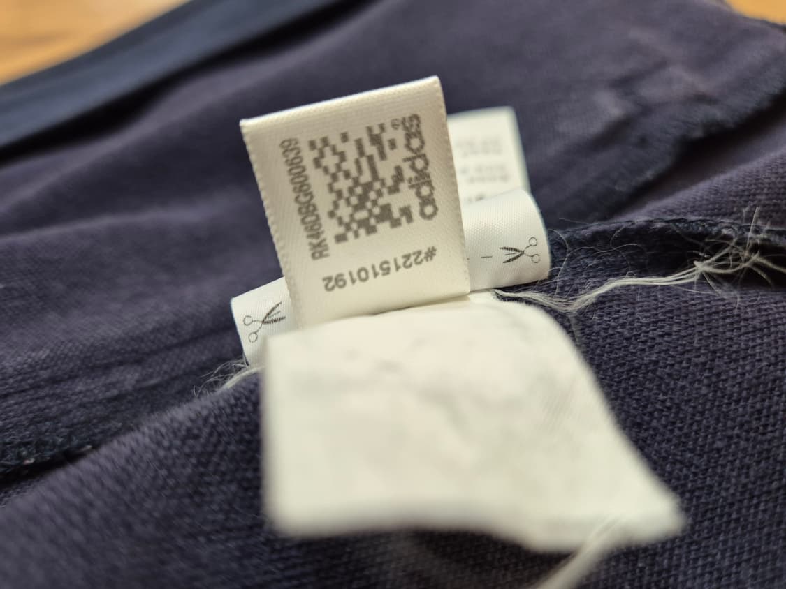 아디다스 유로파 트랙탑 상의 네이비 색상입니다. 사이즈는 90이고, 여성 상품이미지7