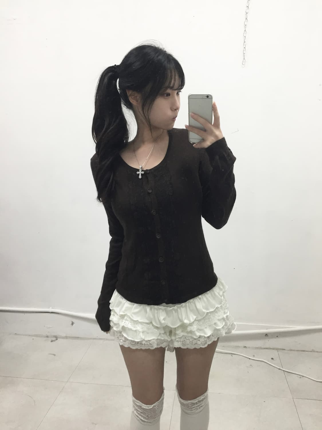 [LOUNIE] 라떼갸루 코코아 레이스 니트 롱슬리브 상품이미지1