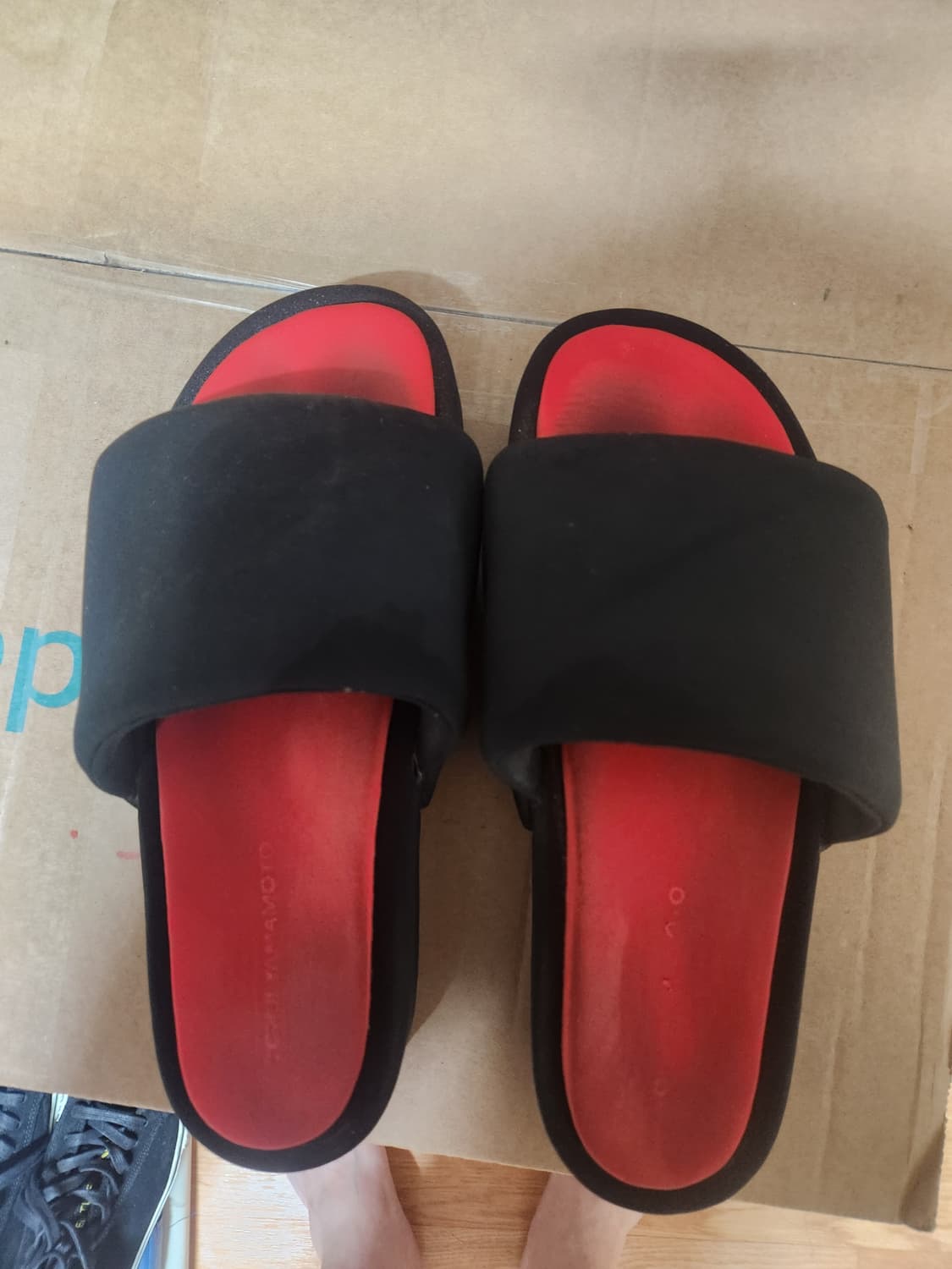 Y-3 슬라이드 블랙/레드 285mm 슬리퍼 상품이미지1