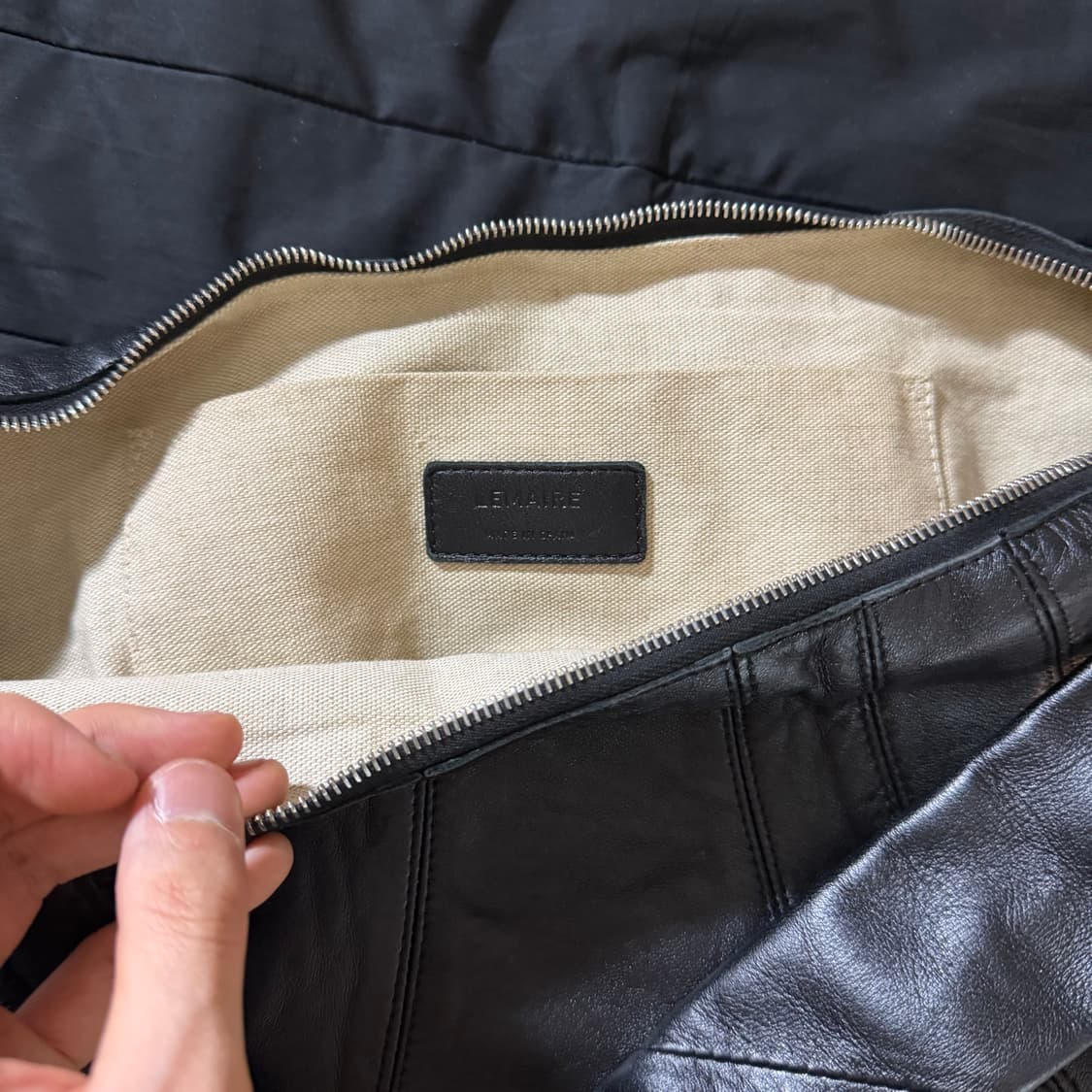 르메르 크루아상백 라지 소프트 나파레더 블랙 상품이미지5