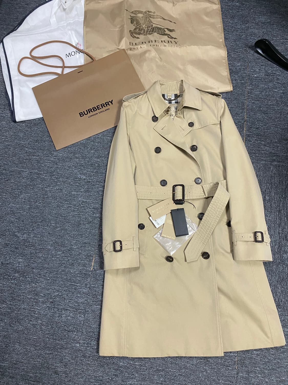 [옷장정리] 신형 롱랭스 버버리 캔싱턴 트렌치코트 급처해요 상품이미지3