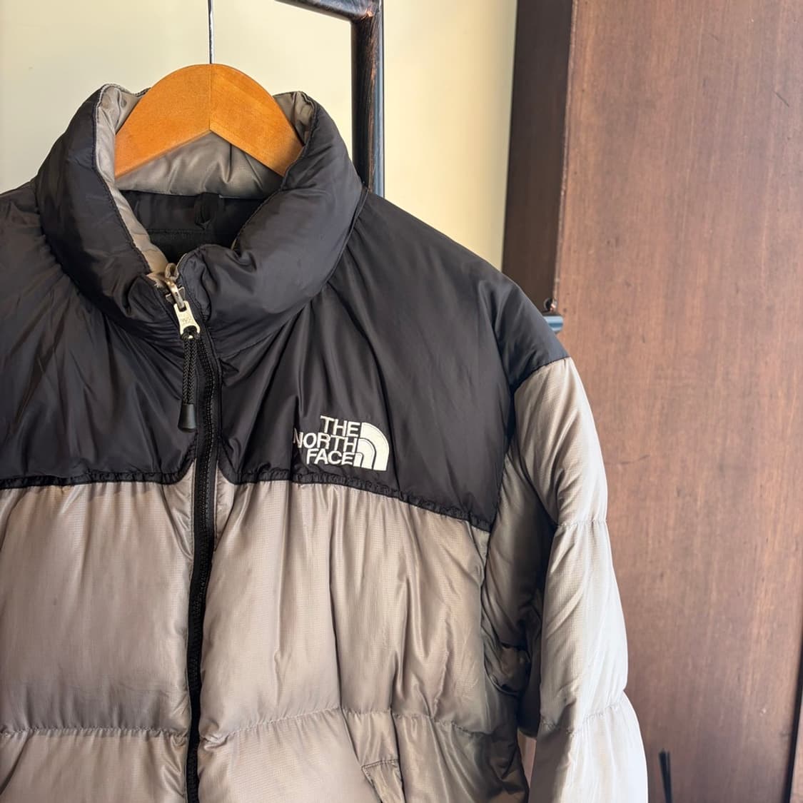 15431 - 노스페이스 700 눕시 센터 로고 패딩 상품이미지3