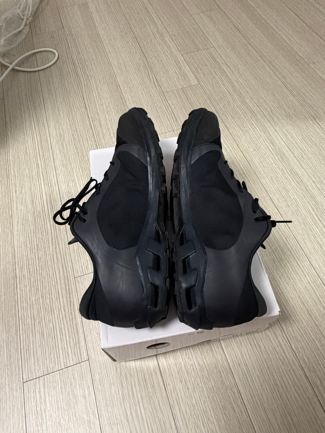 [290] 온 러닝 파프 클라우드벤쳐 피크 올 블랙 상품이미지3