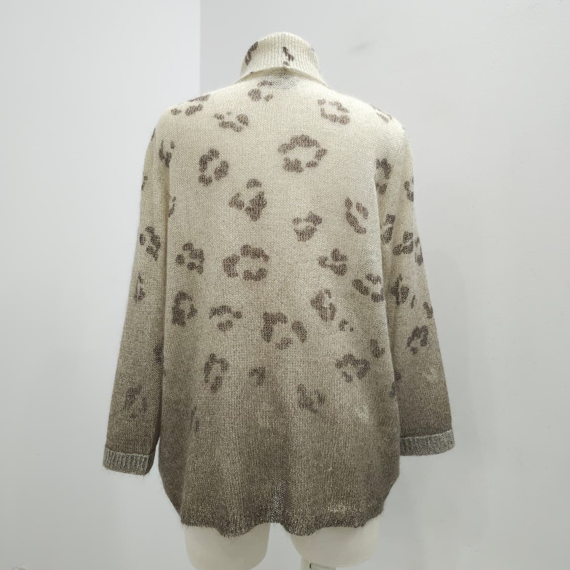 모헤어 레오파드 골드펄 하이넥 니트 상품이미지3