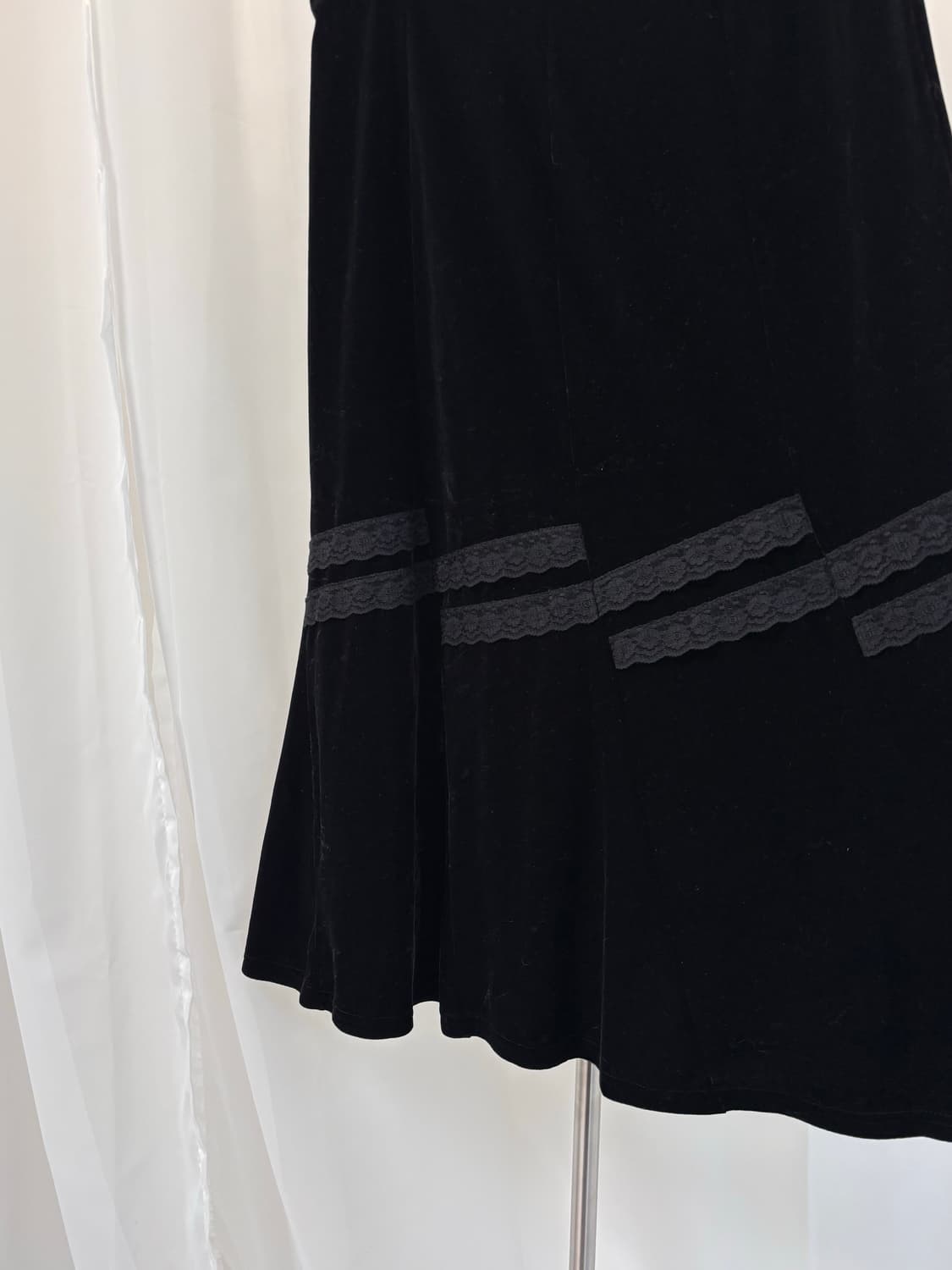 벨벳 레이스 사선 트리밍 스커트 상품이미지4