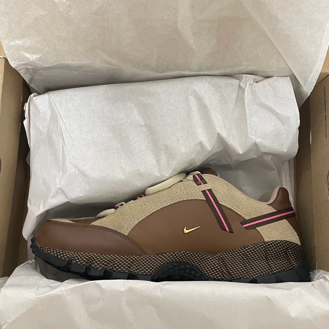 자크뮈스 나이키 에어 휴마라 LX  상품이미지10