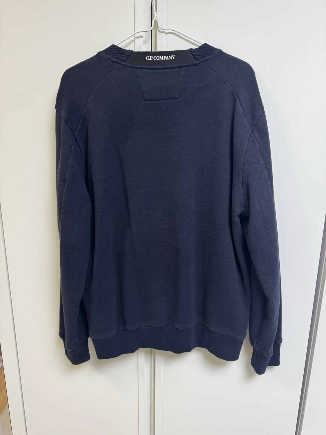 CP컴퍼니 맨투맨 상품이미지3