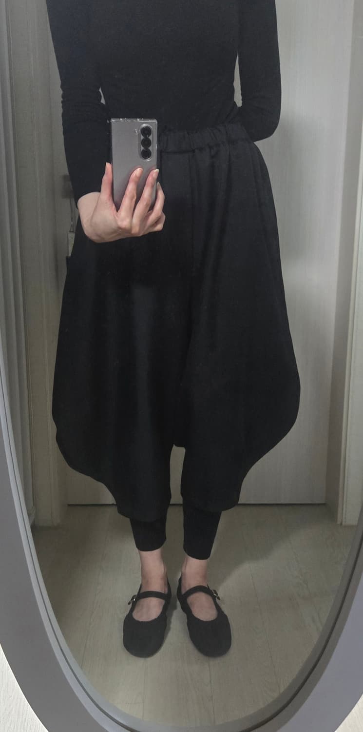 블랙 꼼데가르송  벌룬팬츠 2025ss 상품이미지9