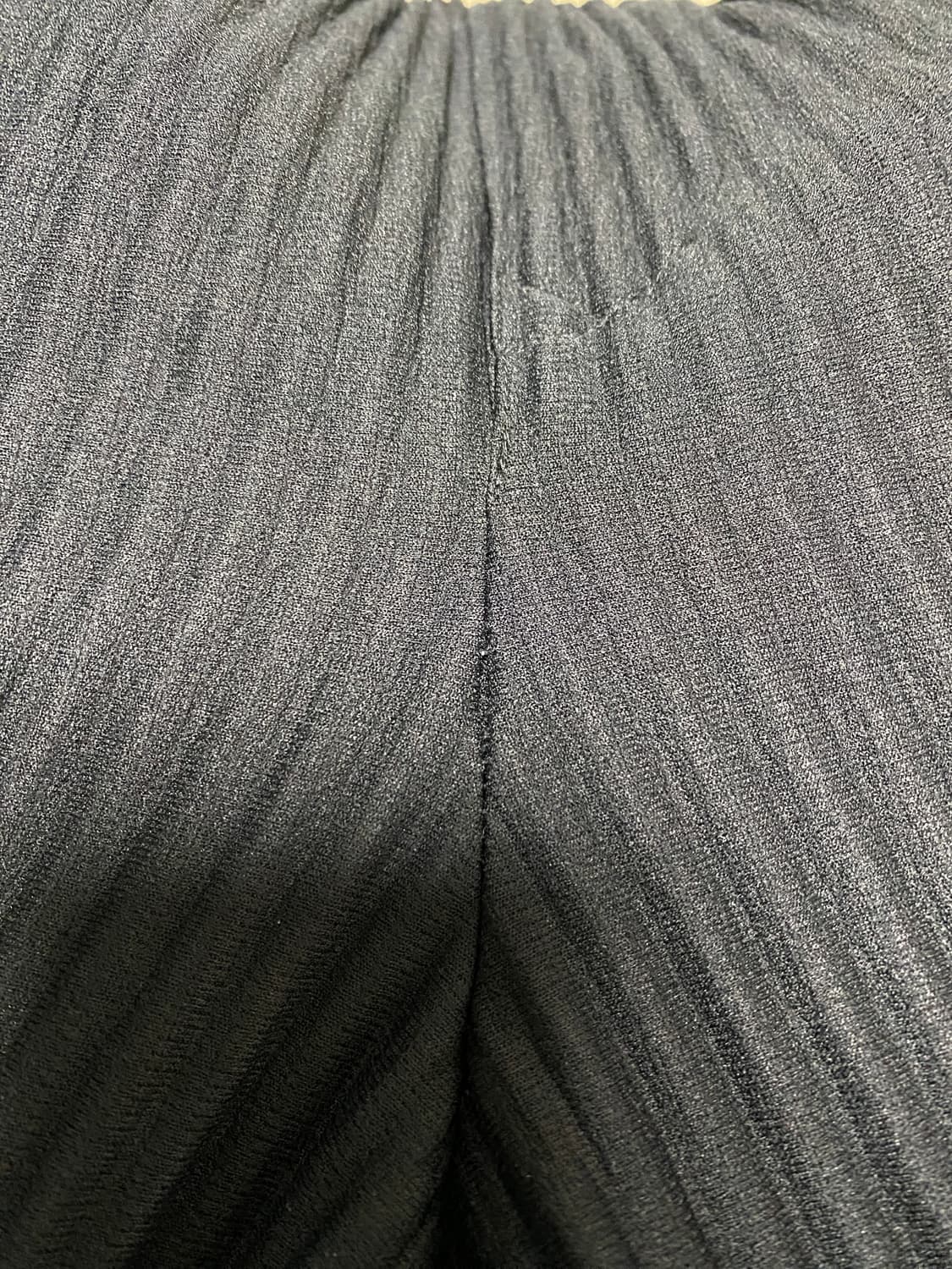 옴므플리세 밑단 절개 바지 상품이미지5