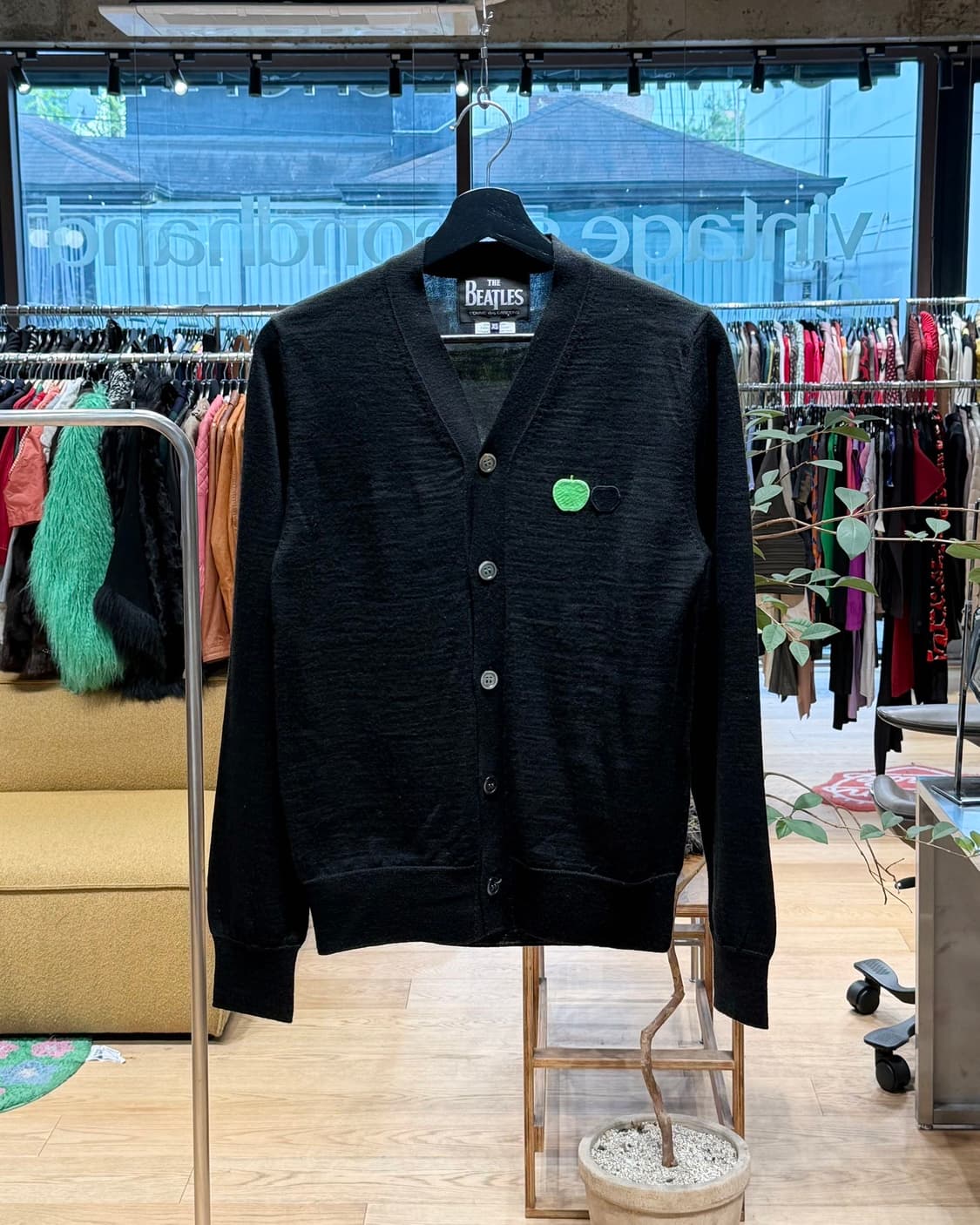 더 비틀즈 x 꼼데가르송 블랙 애플 가디건  상품이미지1