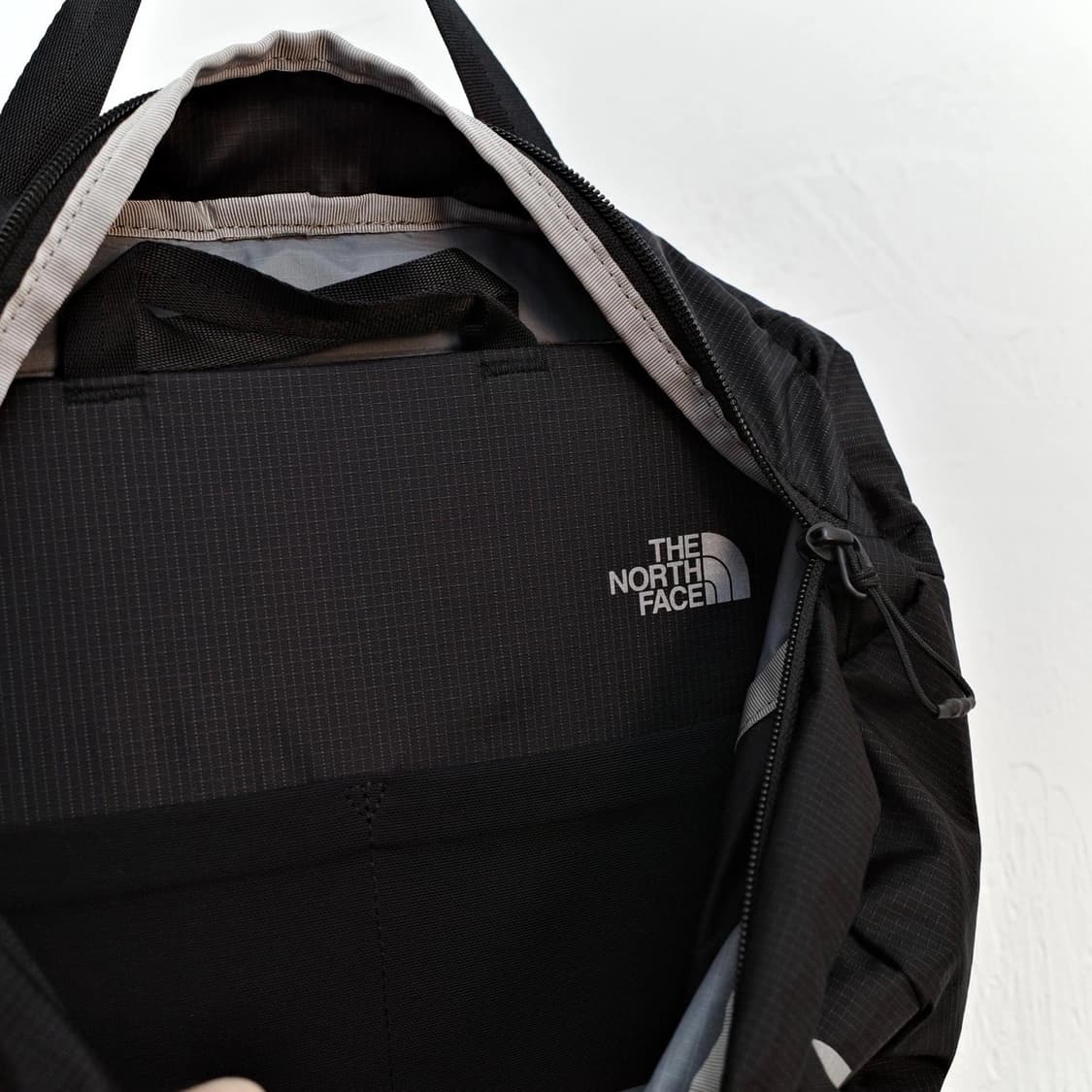 the north face / Hazy Tote Pack 상품이미지5