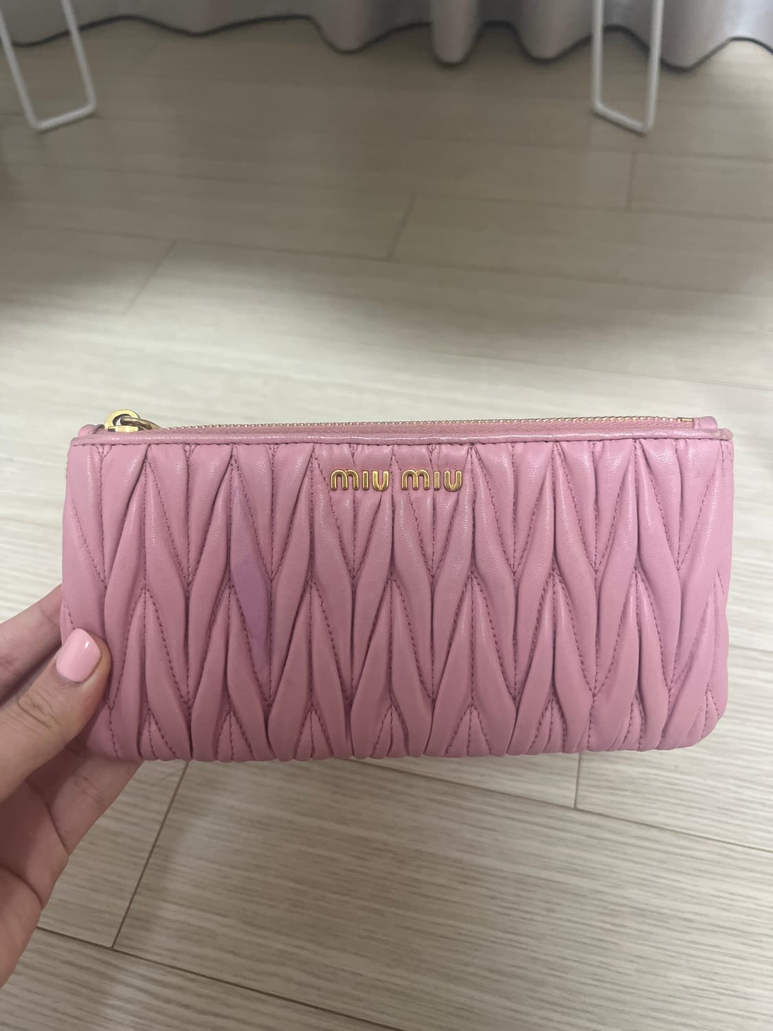 미우미우 마틀라세 핑크 장지갑 상품이미지1