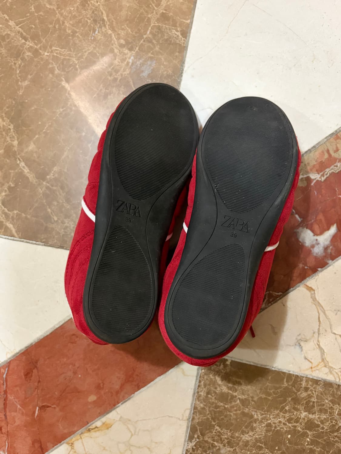 자라 퀼팅 런닝 스니커즈 레드 상품이미지9