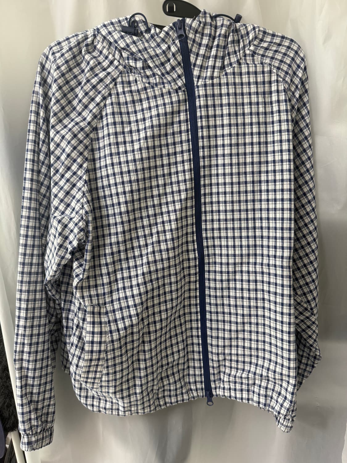 스파오 여성 체크 윈더 브레이커 네이비 상품이미지2