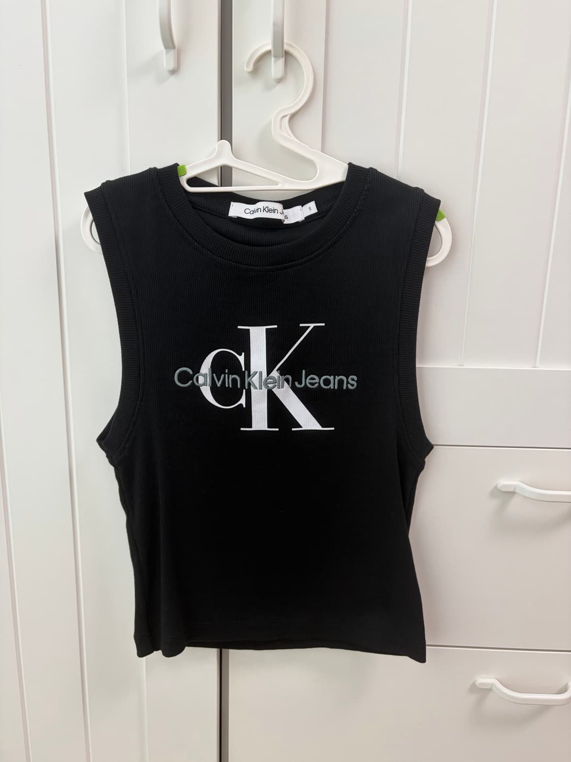 캘빈클라인 진 여성 크롭 나시 슬리브리스 상품이미지1