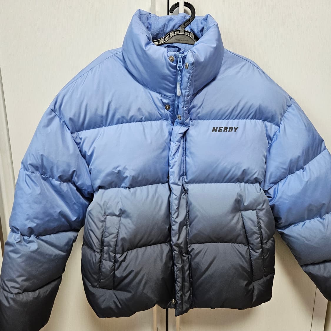 널디 머큐리 그라데이션 다운 패딩 M 상품이미지3