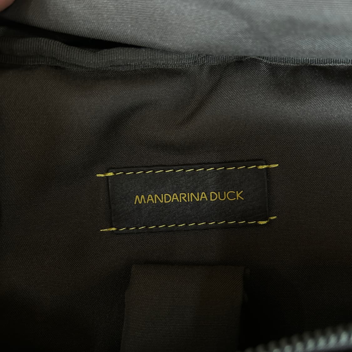 만다리나덕 가죽 다크브라운 백팩 상품이미지2