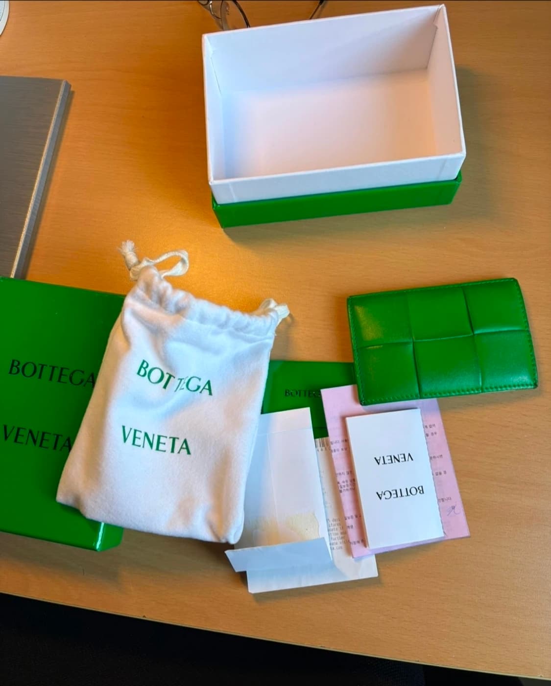 보테가 베네타 카세트 카드 지갑 그린 상품이미지2