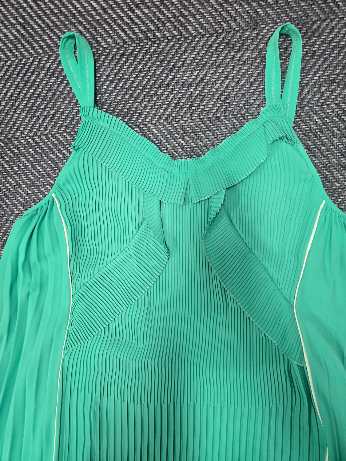 한섬 오즈세컨 플리츠 원피스 상품이미지4