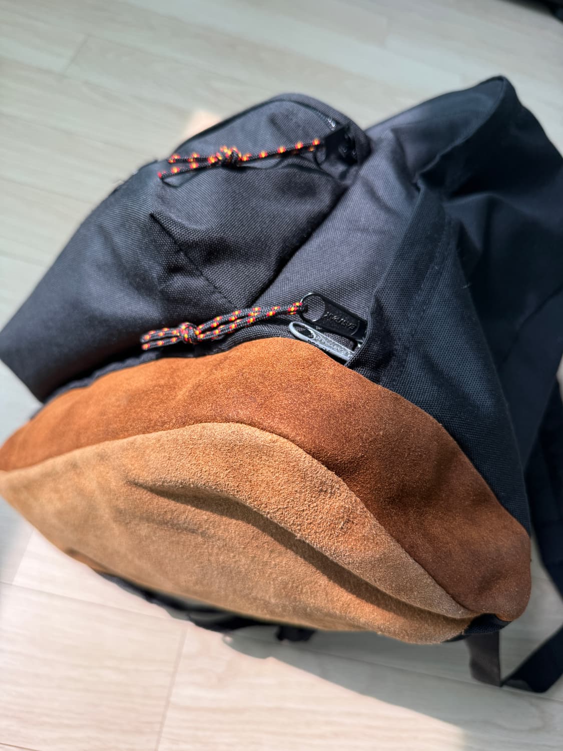 이스트팩 90s 빈티지 스웨이드 바텀 백팩 상품이미지3