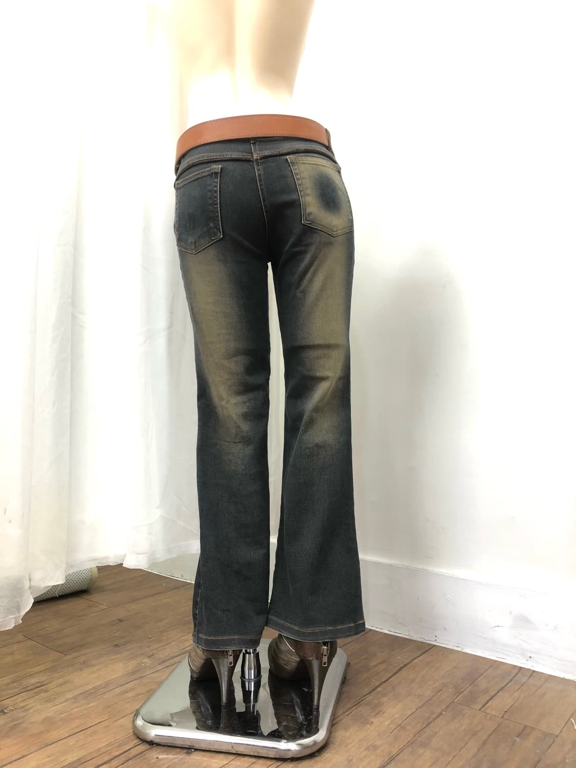 side detail washed denim bootcut pants   상품이미지3