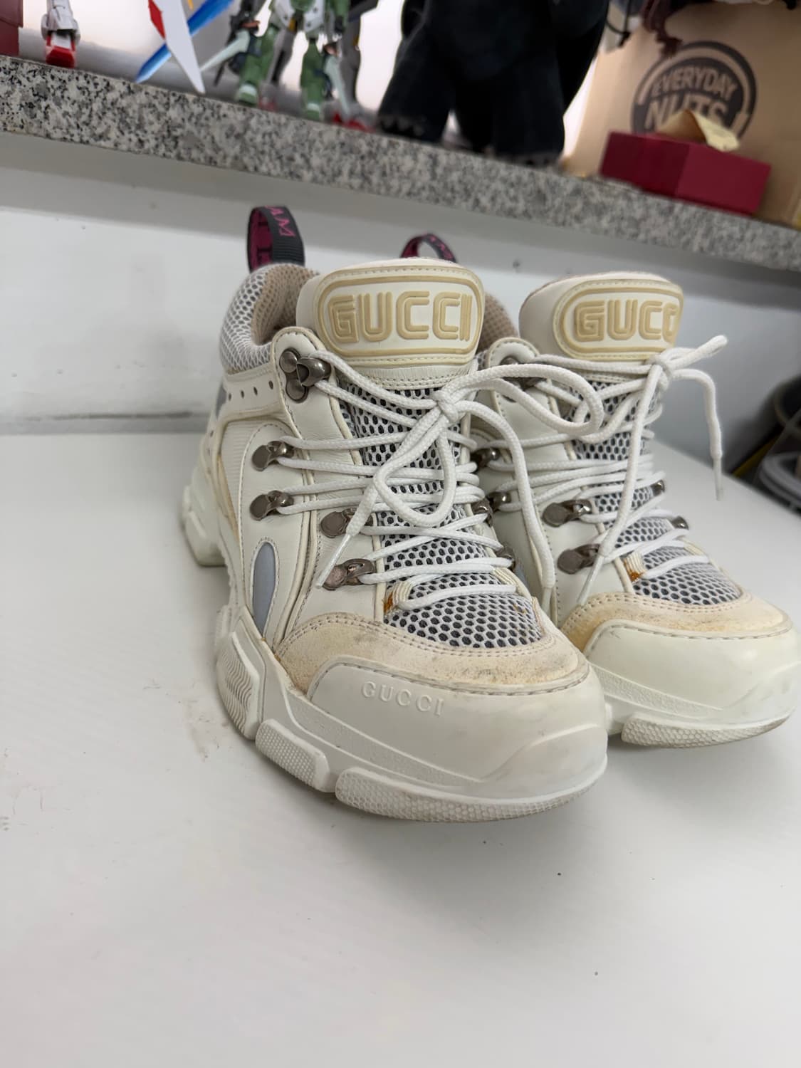 정품) 구찌 플래시트랙 여성 스니커즈 36 상품이미지3