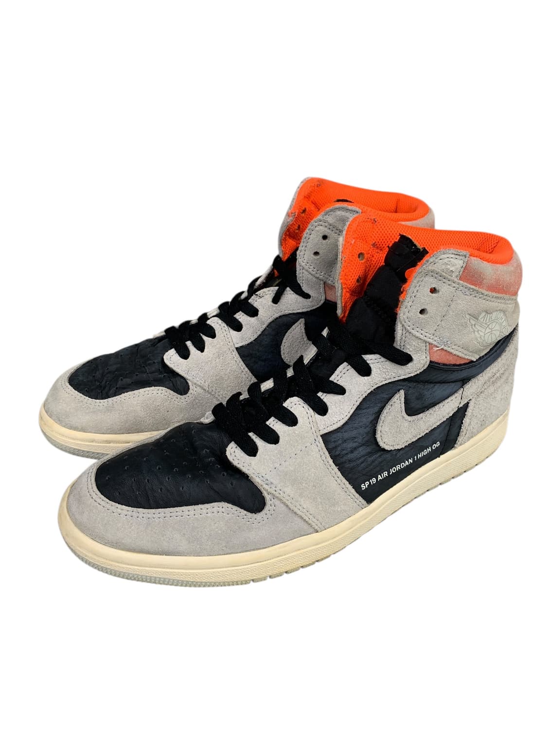 조던 1 레트로 하이 뉴트럴 그레이 하이퍼 크림슨 285 상품이미지5