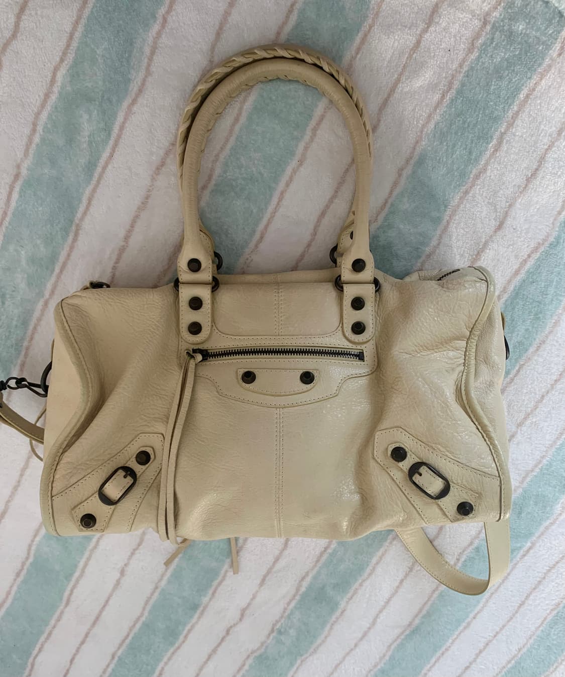 발렌시아가 모터백 트위기 레몬 컬러 희귀 상품이미지4