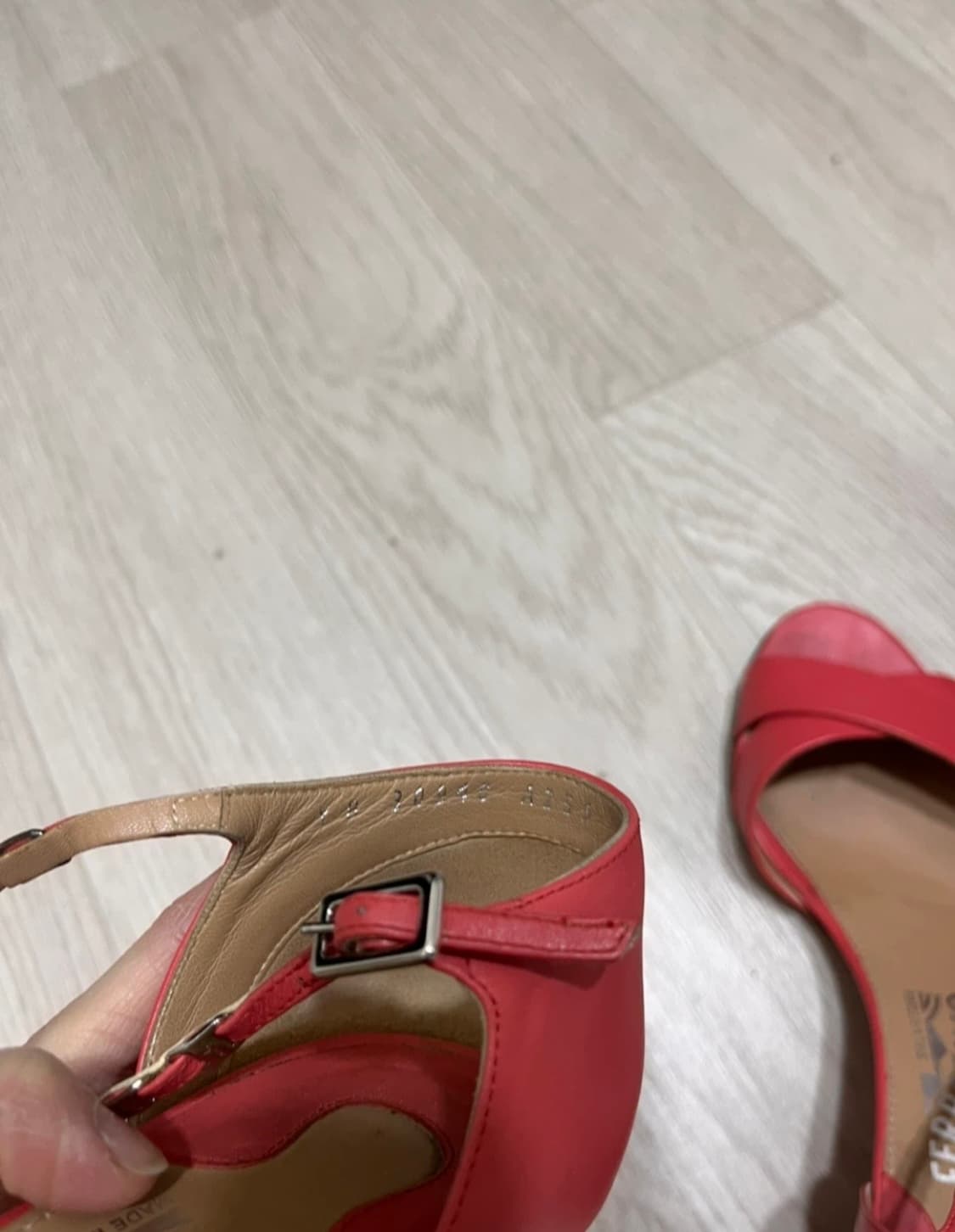 Ferragamo 페라가모 코랄핑크 힐 샌들_7사이즈(245mm) 상품이미지6