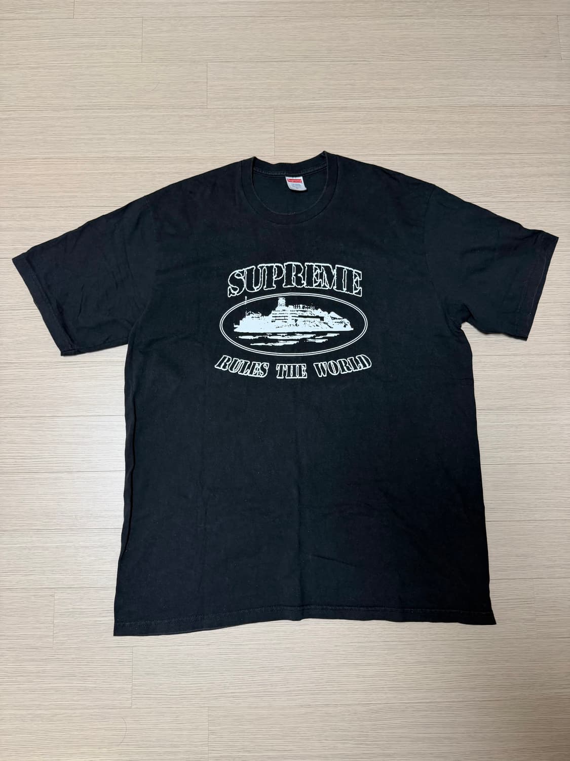 슈프림 x 코르테이즈 룰즈 더 월드 티셔츠 블랙 XL 상품이미지1
