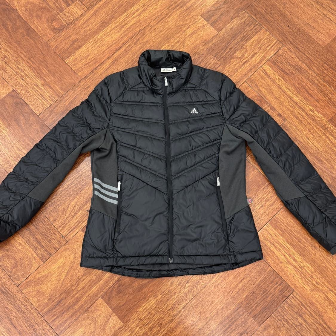 여성용 95 아디다스 블랙 프리마로프트 경량 패딩 상품이미지2