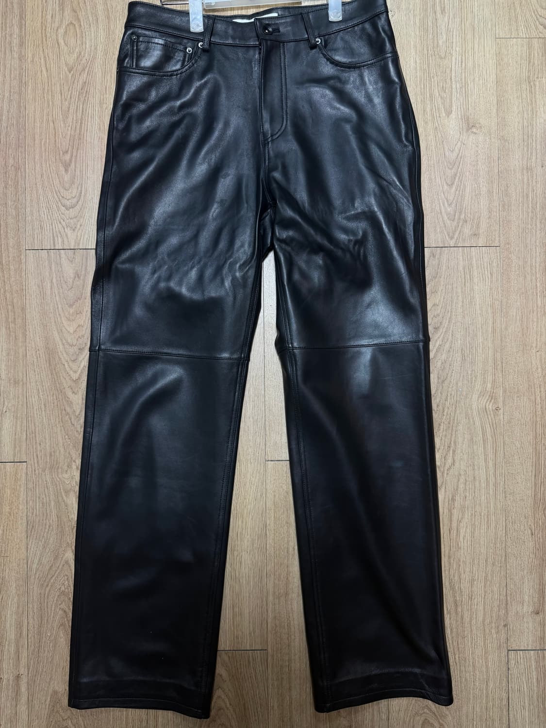 토니웩 레더팬츠 30사이즈 팝니다(23fw) 상품이미지1