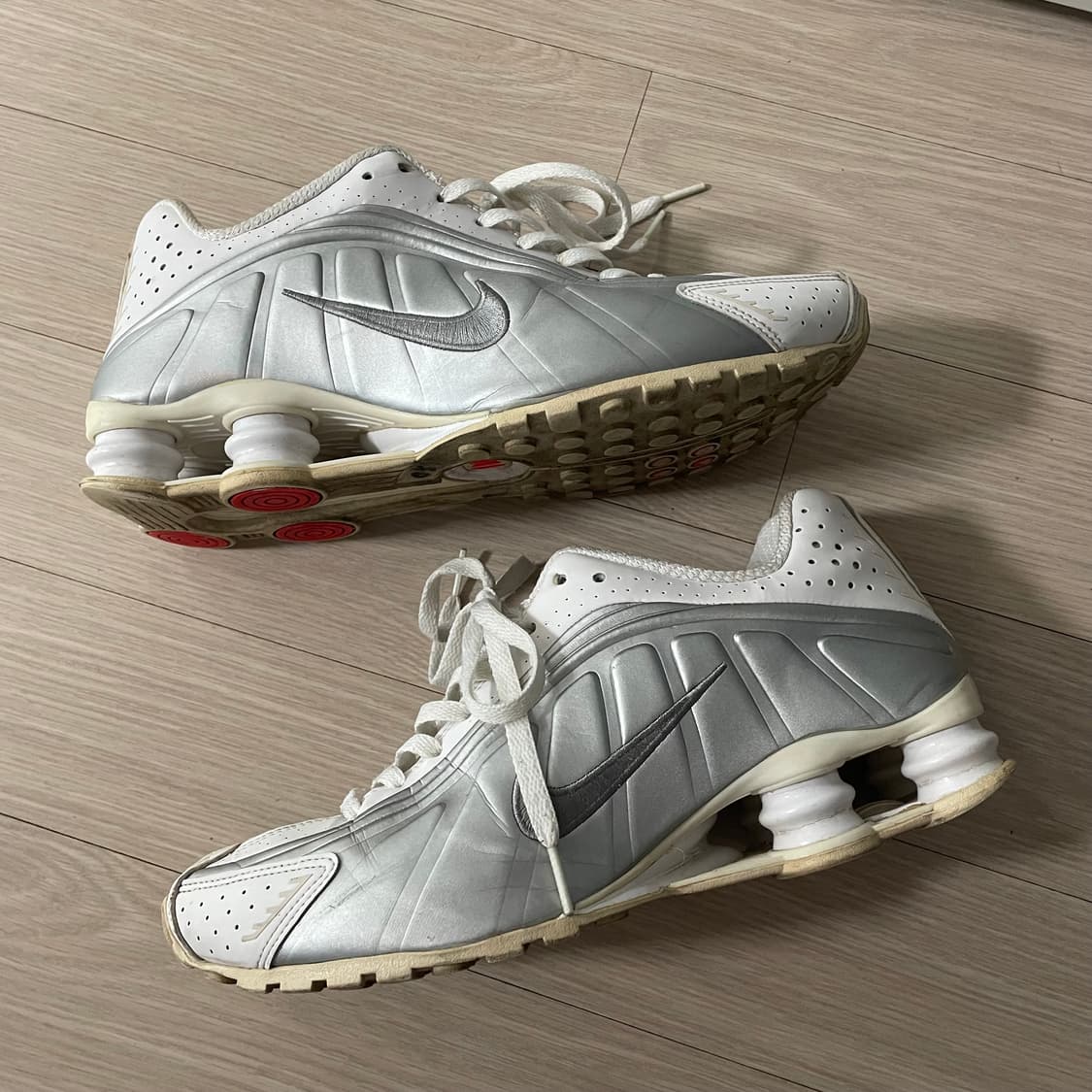 나이키 샥스 R4 화이트 메탈릭 실버 265 상품이미지2