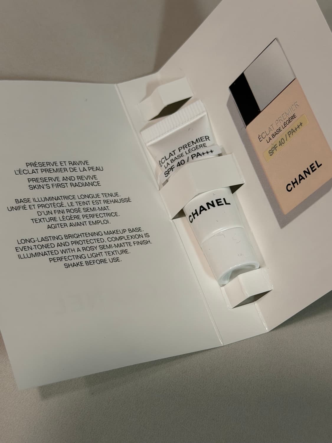 샤넬 메이크업베이스 에끌라 프리미에 라 바즈 레제레 2.5ml 상품이미지1
