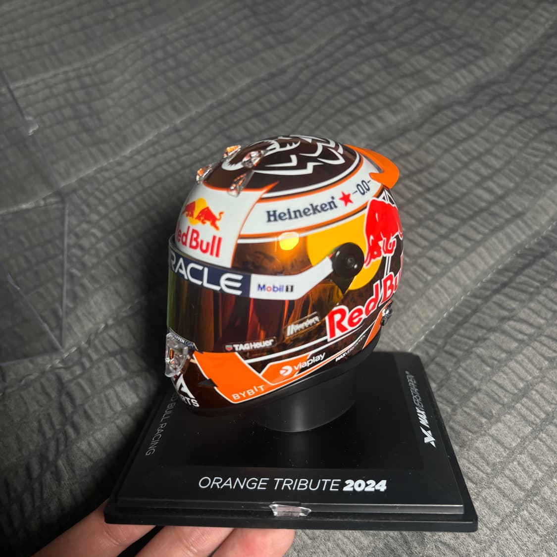 F1 2024 레드불 레이싱 1:4 헬멧 상품이미지5