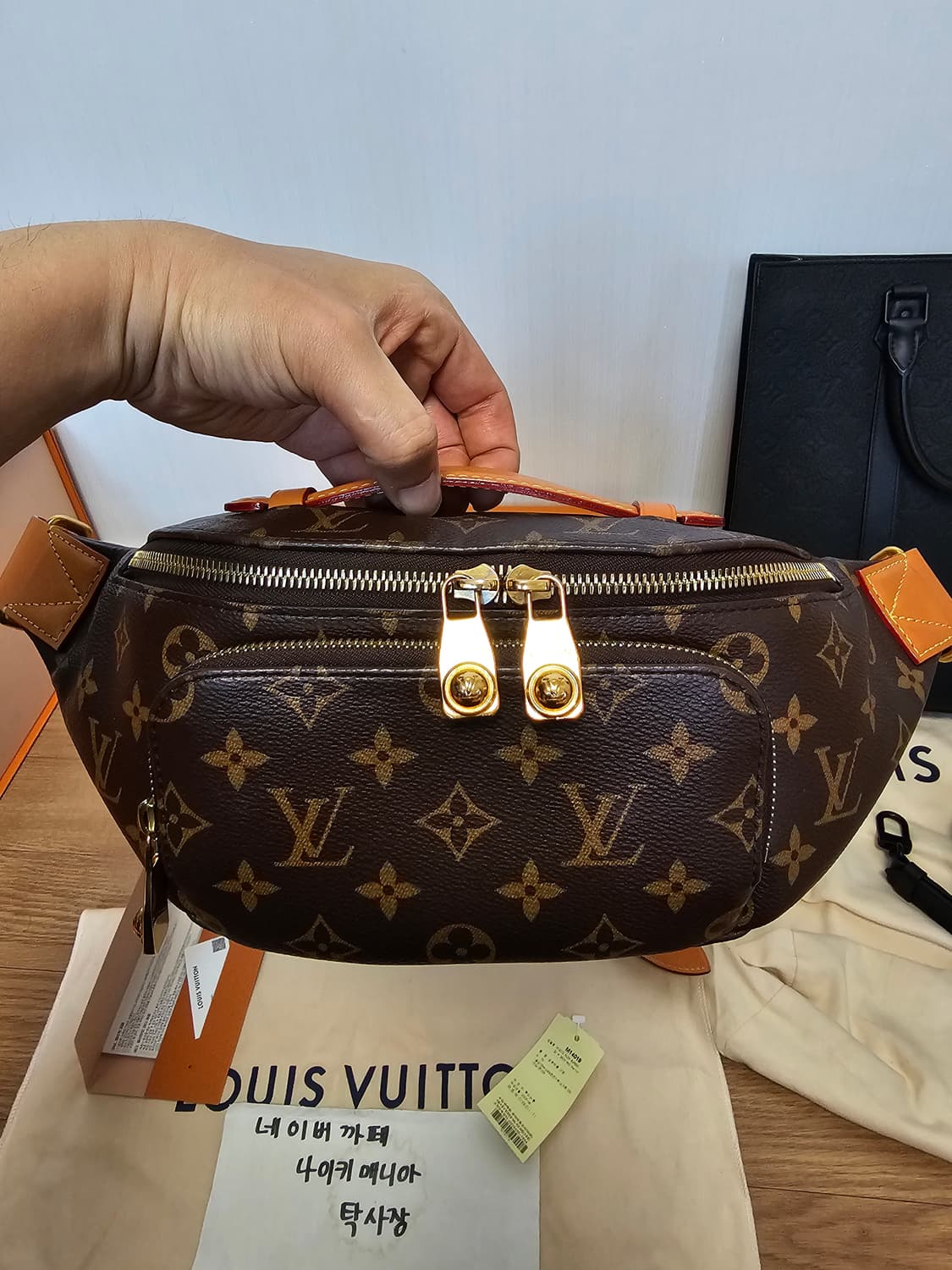 루이비통 퍼렐 쇼라인 마카사르 러쉬 범백 크로스백 상품이미지6