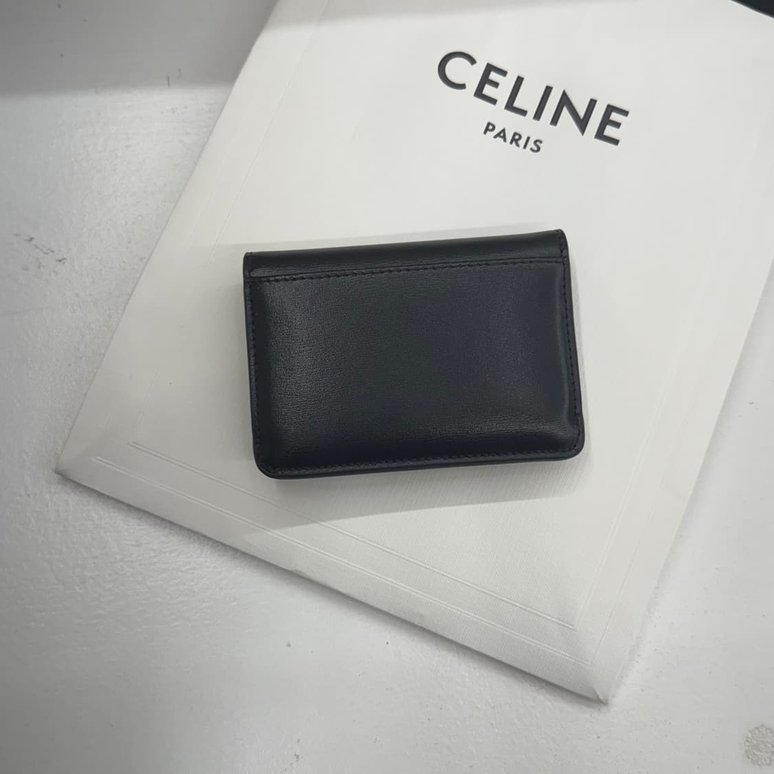 셀린느 트리옹프 플랩 카드지갑 블랙 상품이미지2