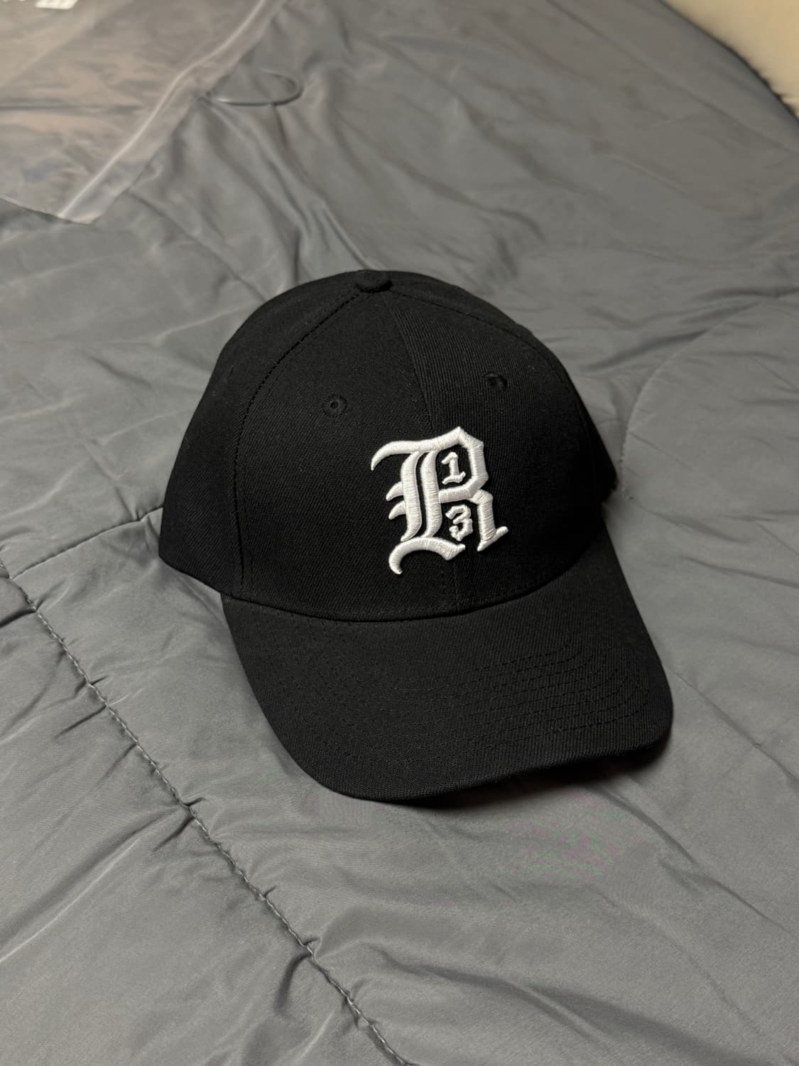 R13 알써틴 로고 볼캡 엠브로이드 코튼 볼캡 블랙 상품이미지1