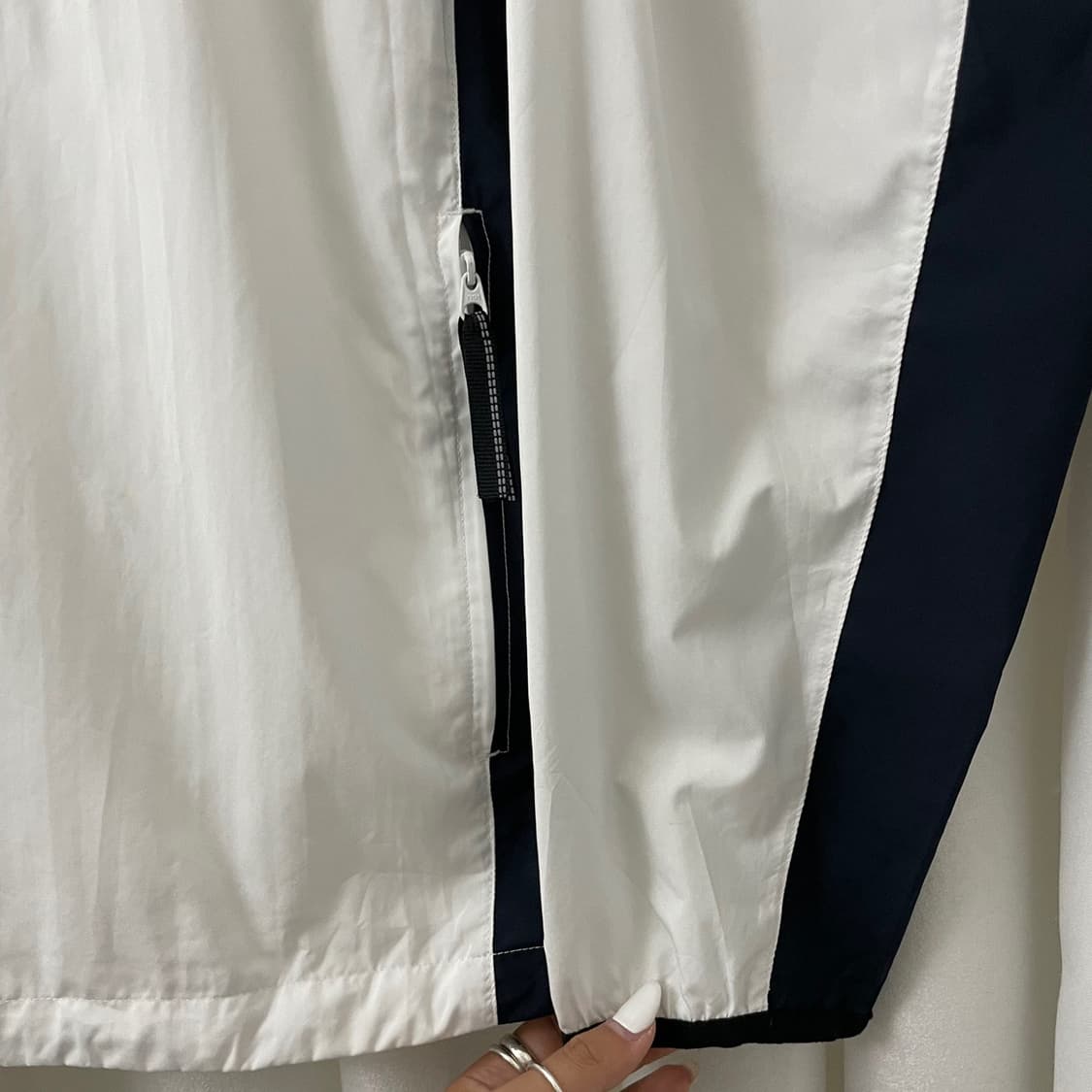 나이키 화이트 배색 아노락 상품이미지5