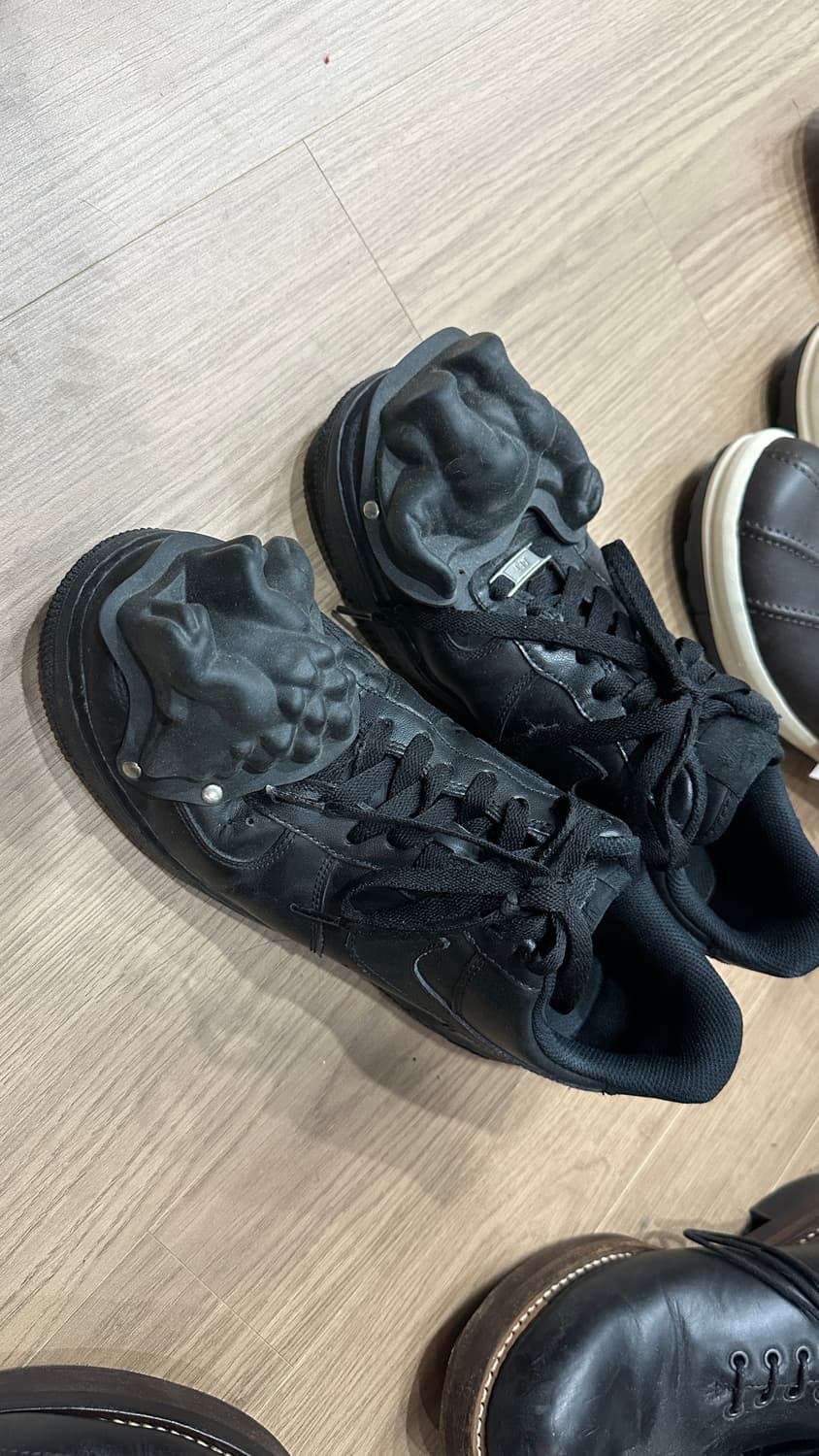 꼼데가르송 공룡포스 상품이미지1