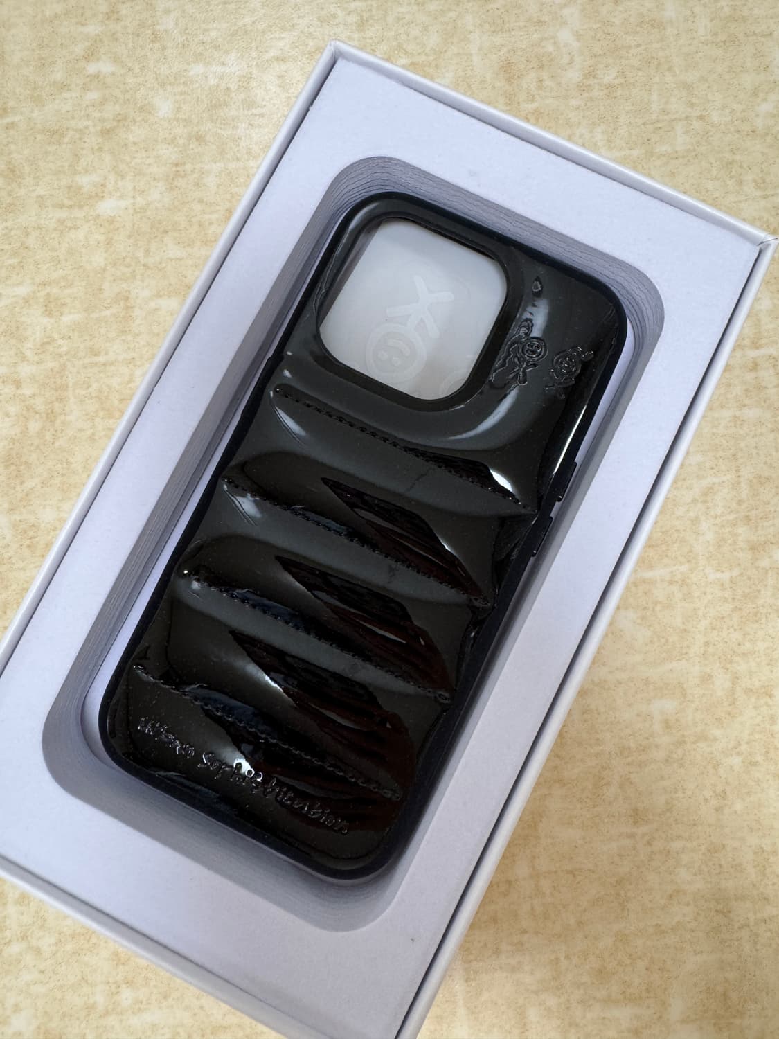 어반소피스티케이션 아이폰 15 Pro 푸퍼 패딩 케이스 상품이미지4